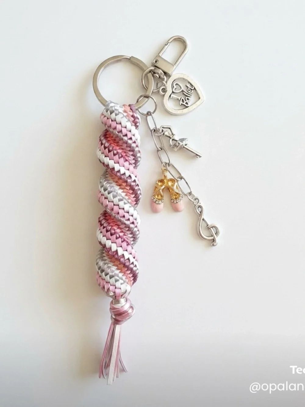 Dance with me Keychain - Picture 2 of 3